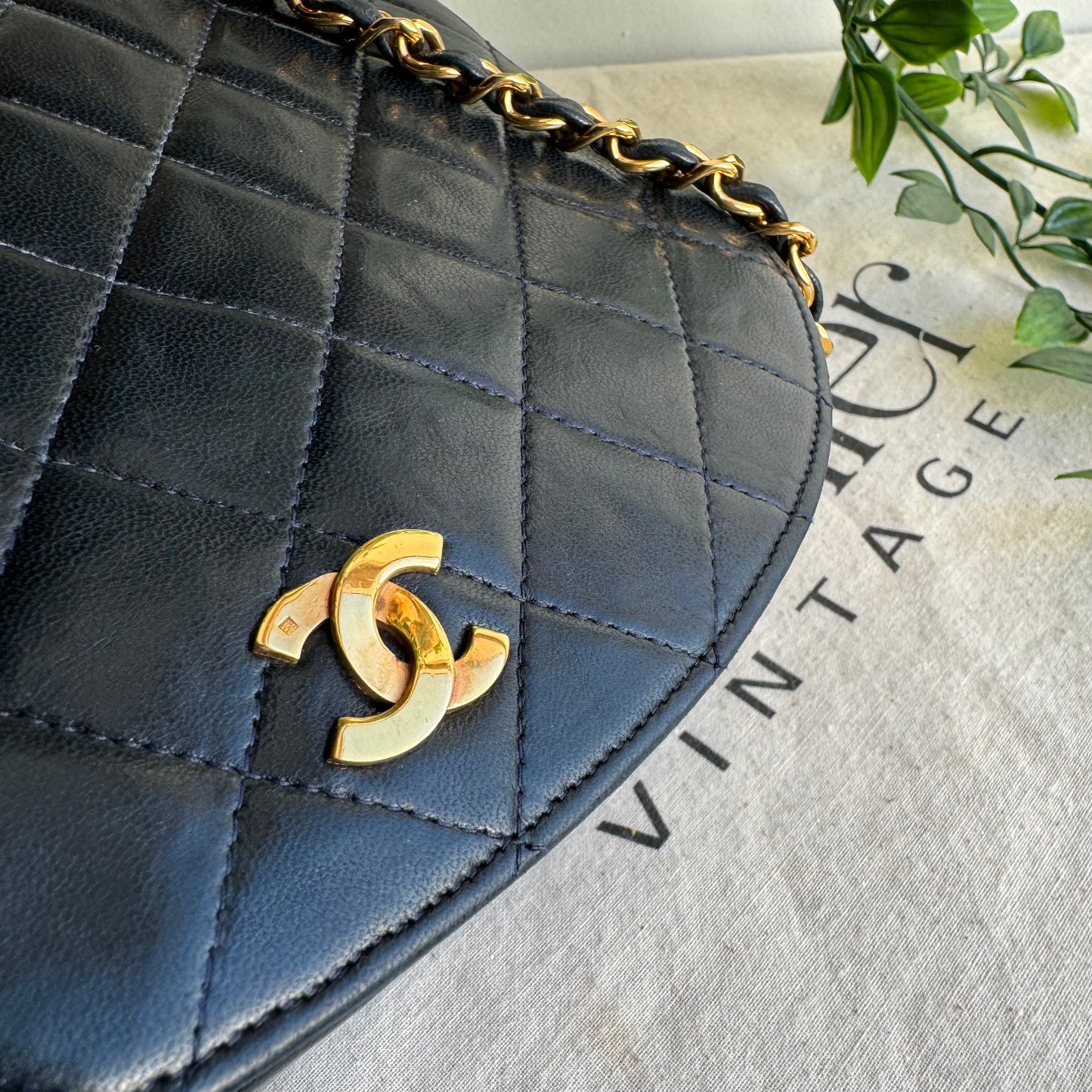 Chanel 1980s Vintage Quilted Single Flap