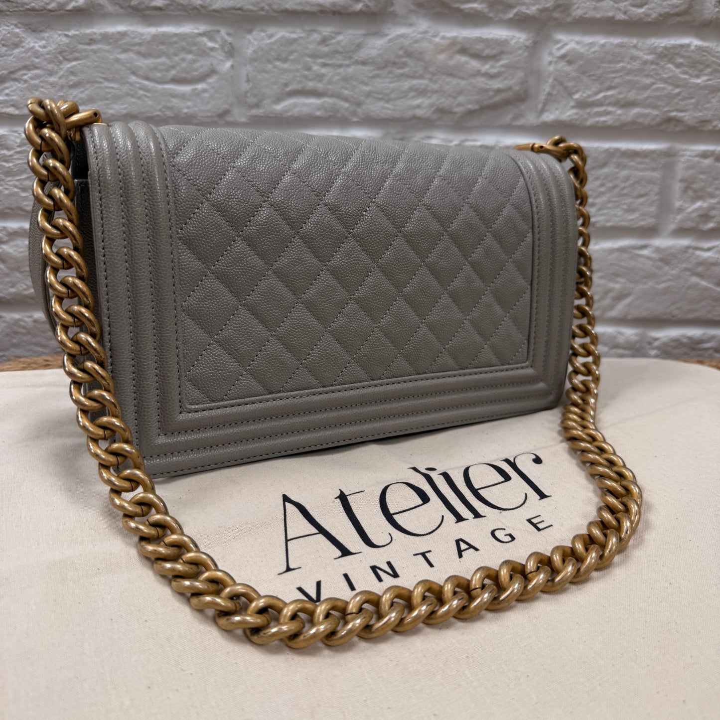Chanel 2018 Le Boy Caviar Old Medium Grey