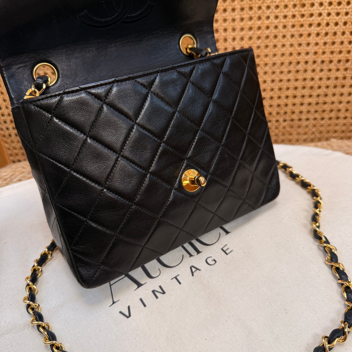 Chanel 1989 Classic Square Single Flap Medium black