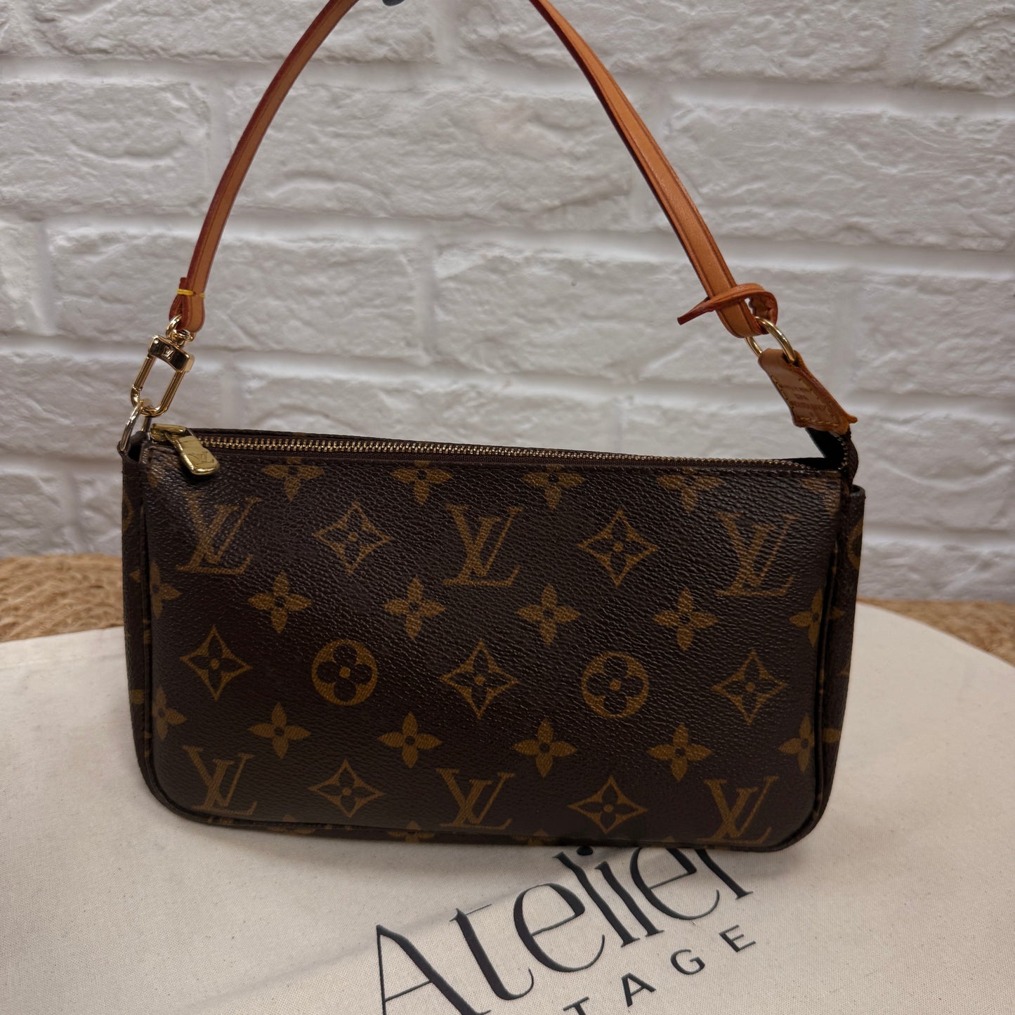 Louis Vuitton 2003 Pochette Accessoires