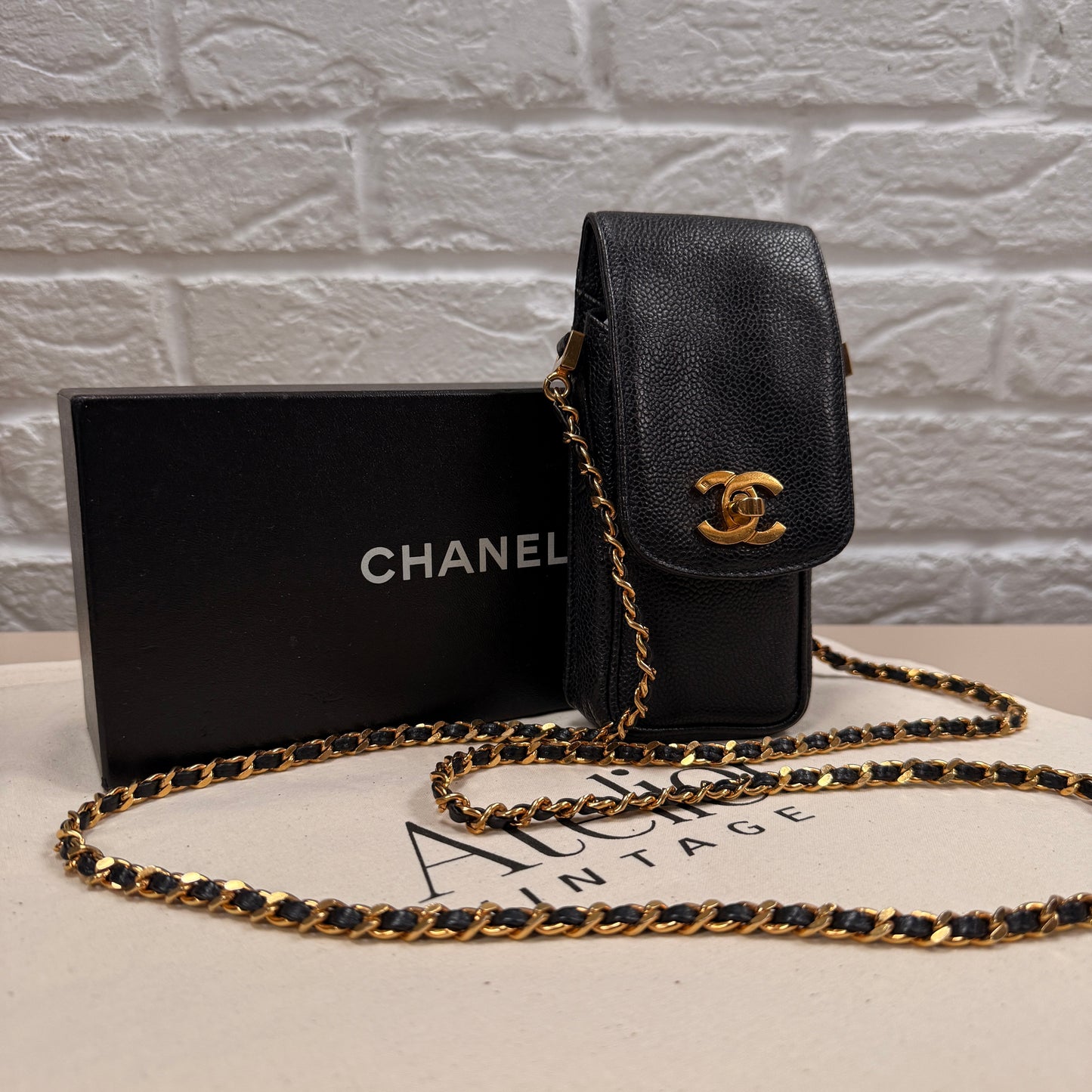 Chanel 1994 Caviar Pochette - Black Caviar Leather & 24k hold hardware