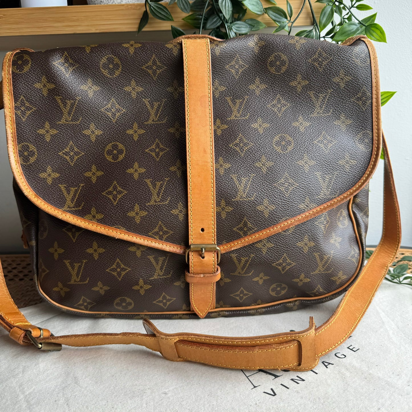 Louis Vuitton 1990 Samur 35