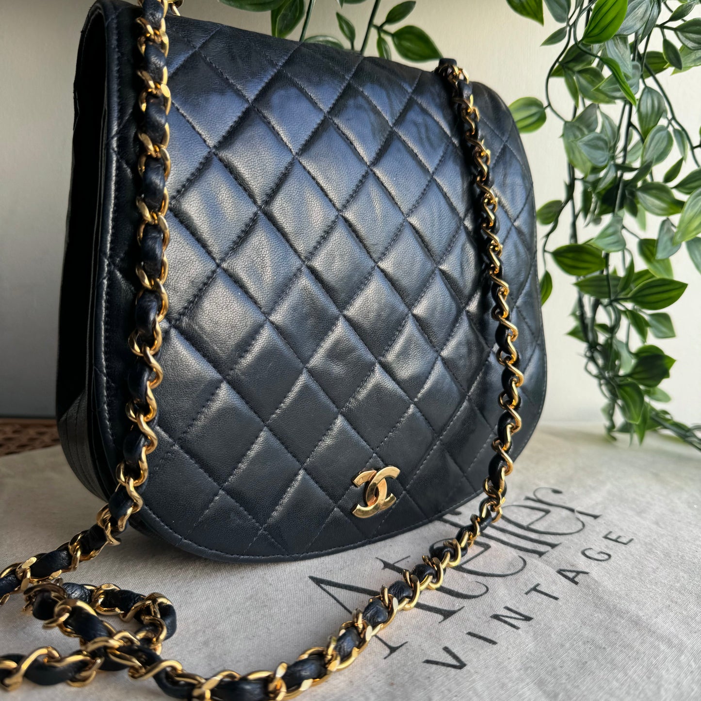 Chanel 1980s Vintage Quilted Single Flap