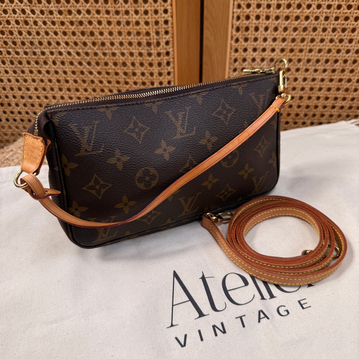 Louis Vuitton 2000 Pochette Accesssoires with second Crossbody Strap