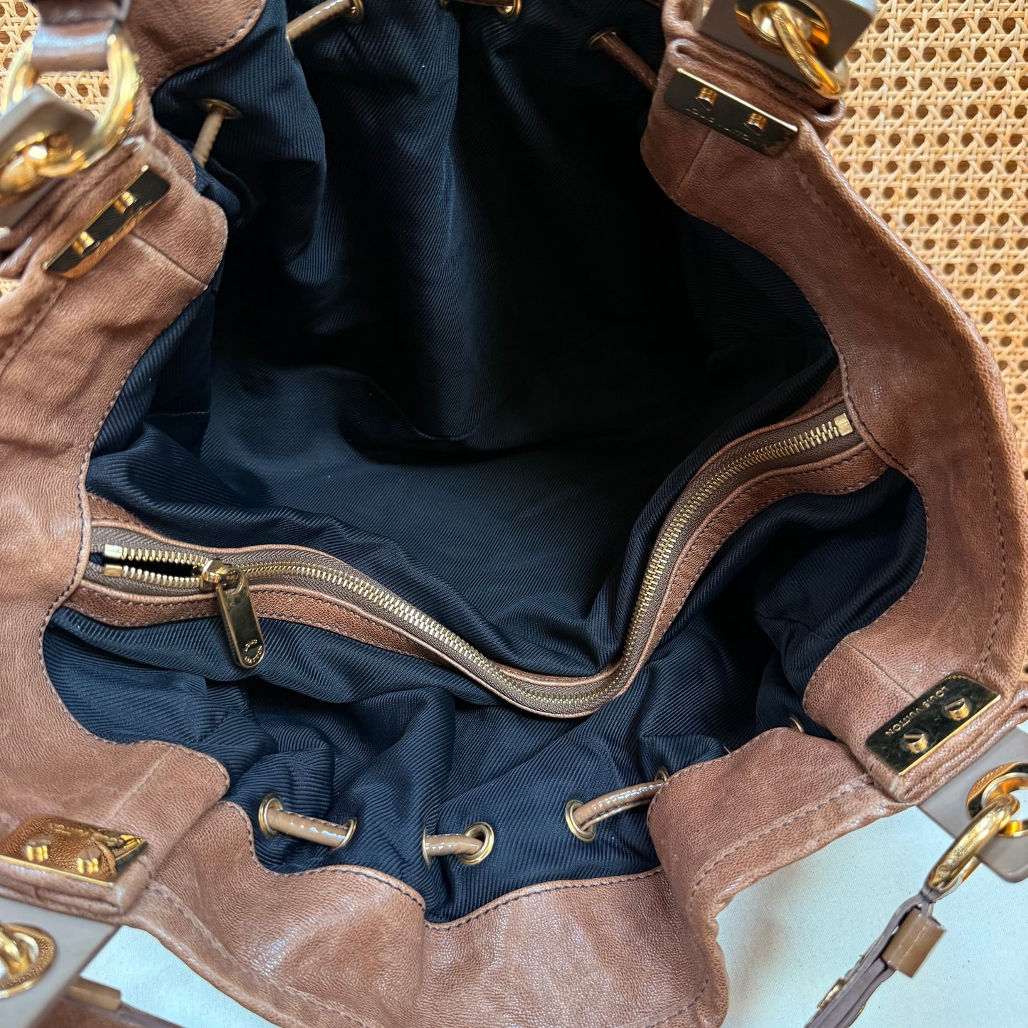 Louis Vuitton 2009 Limited Edition Suede & Vernis Iris Tote