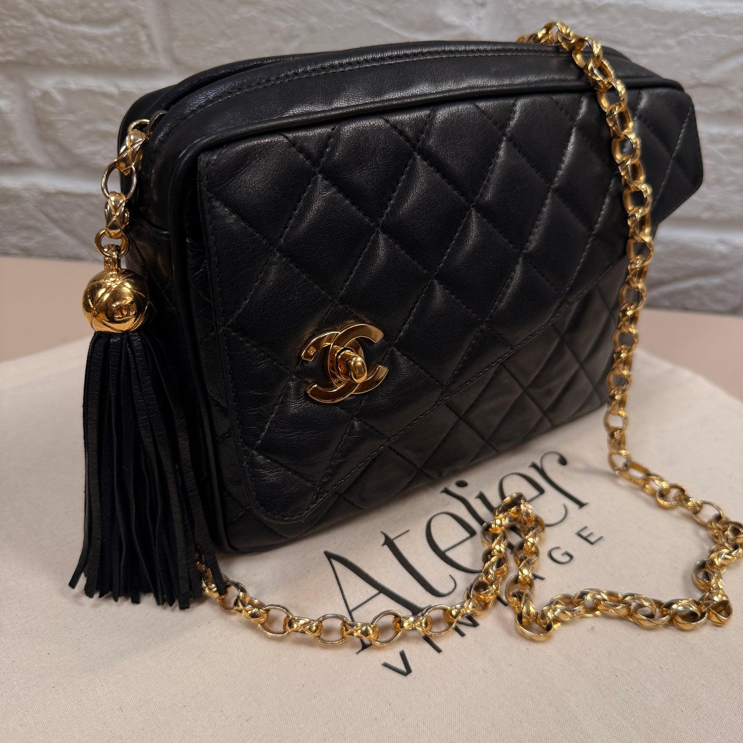 Chanel 1991 Rare Turnlock Camera Bag with bijoix chain in black Lambskin leather and 24k gold hardware