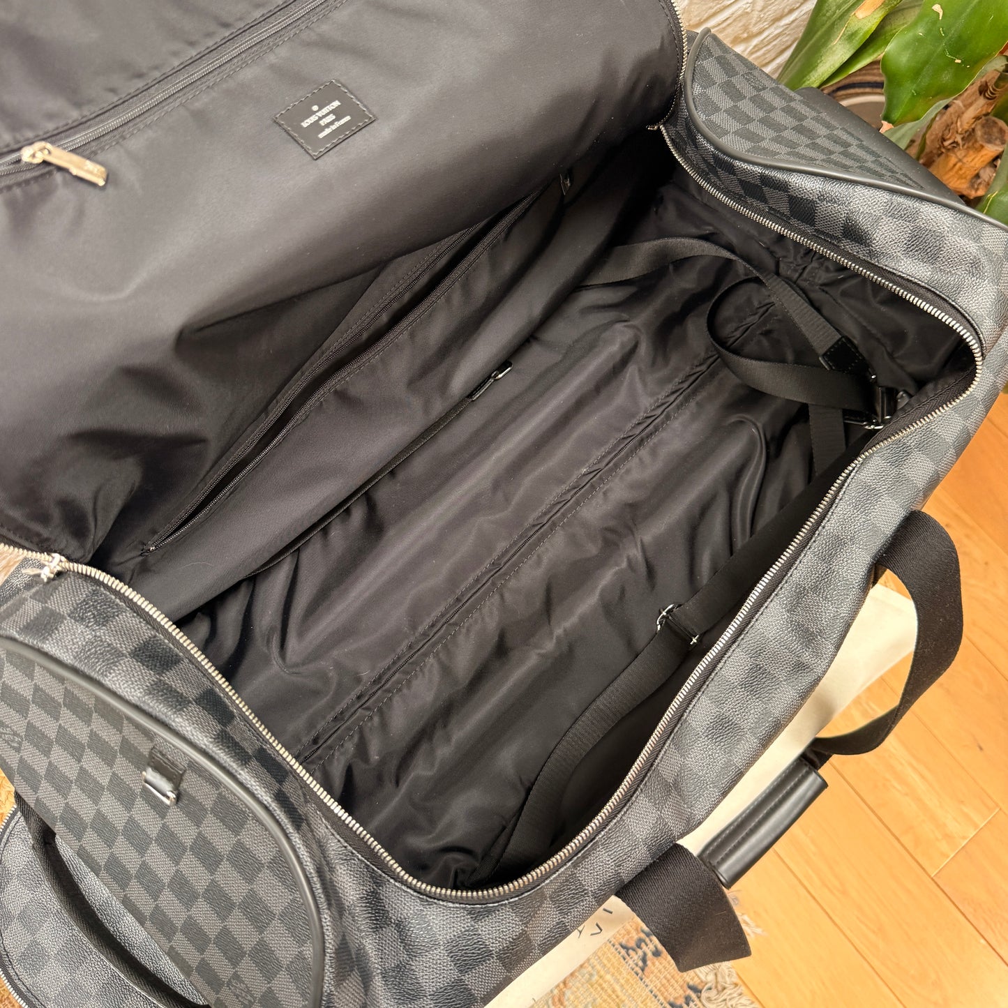 Louis Vuitton 2015 Neo Eole 55 duffel bag with wheels