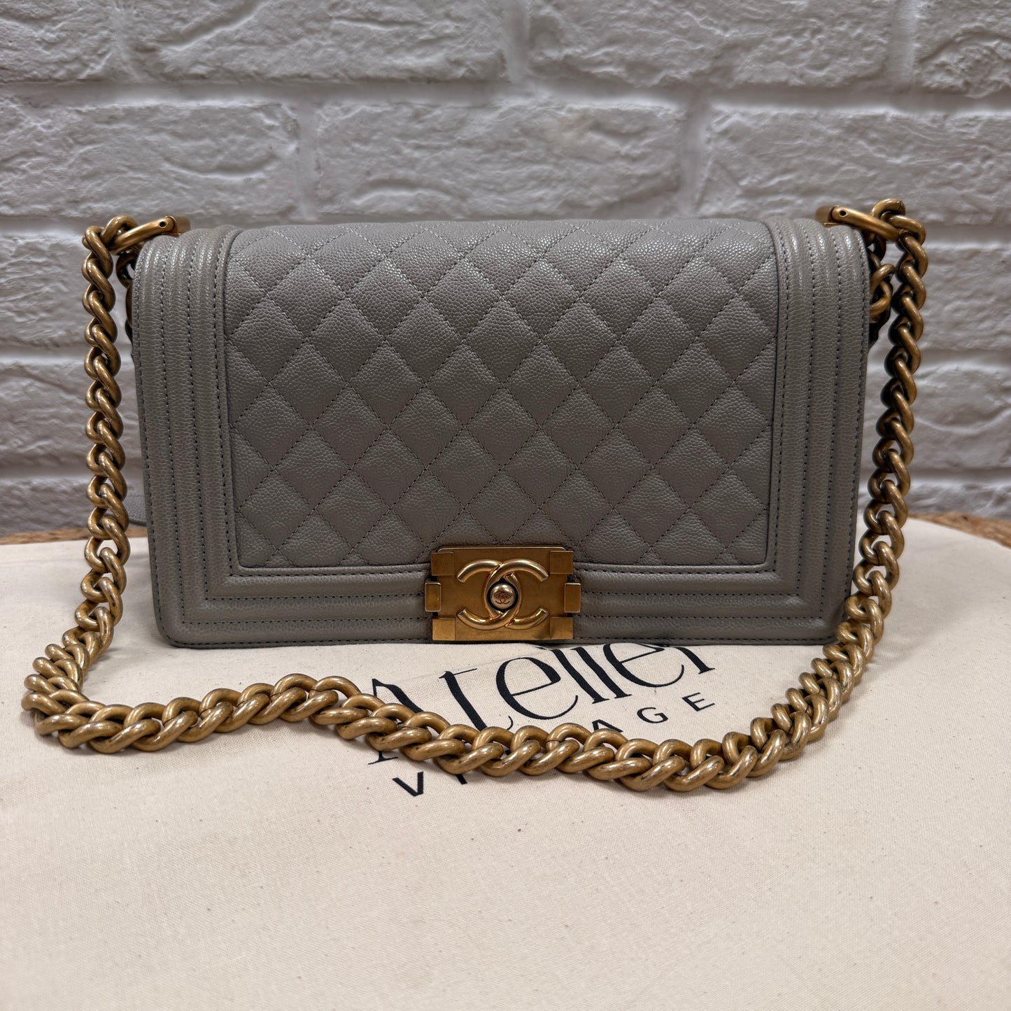 Chanel 2018 Le Boy Caviar Old Medium Grey