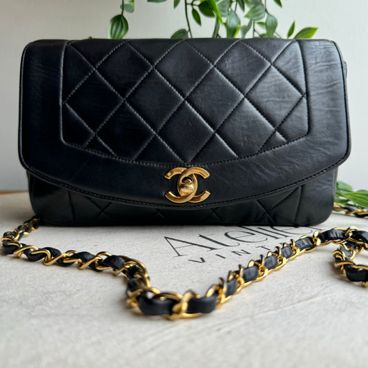 Chanel 1991 Vintage Classic Diana Small