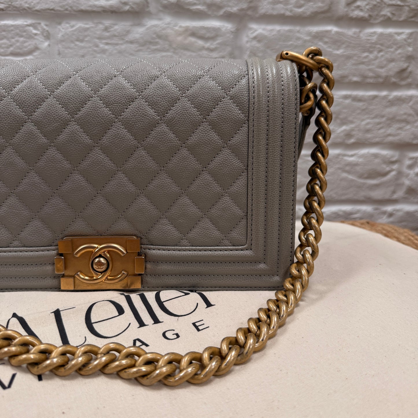 Chanel 2018 Le Boy Caviar Old Medium Grey