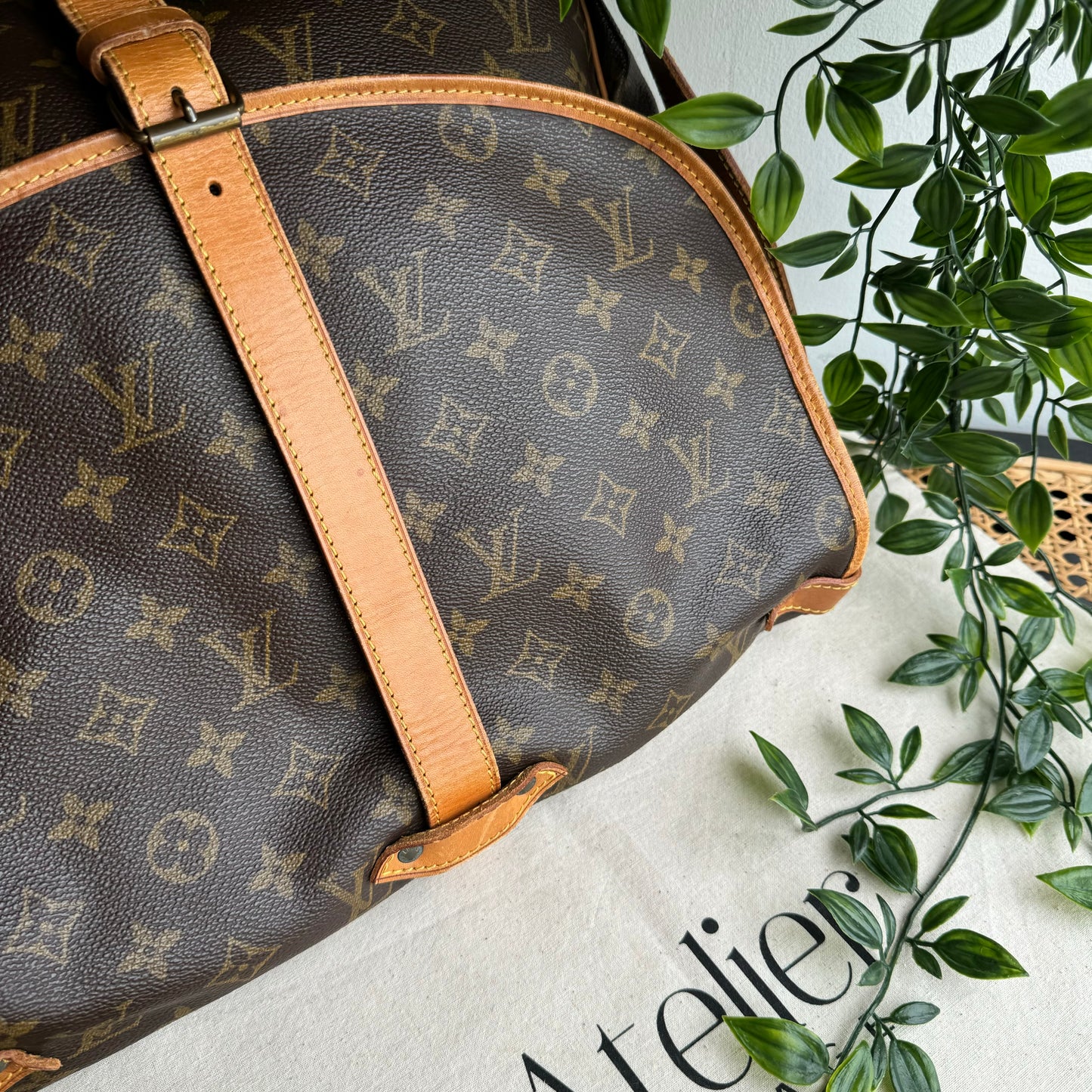 Louis Vuitton 1990 Samur 35