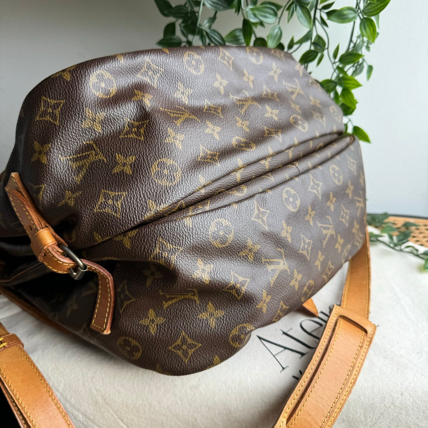 Louis Vuitton 1990 Samur 35