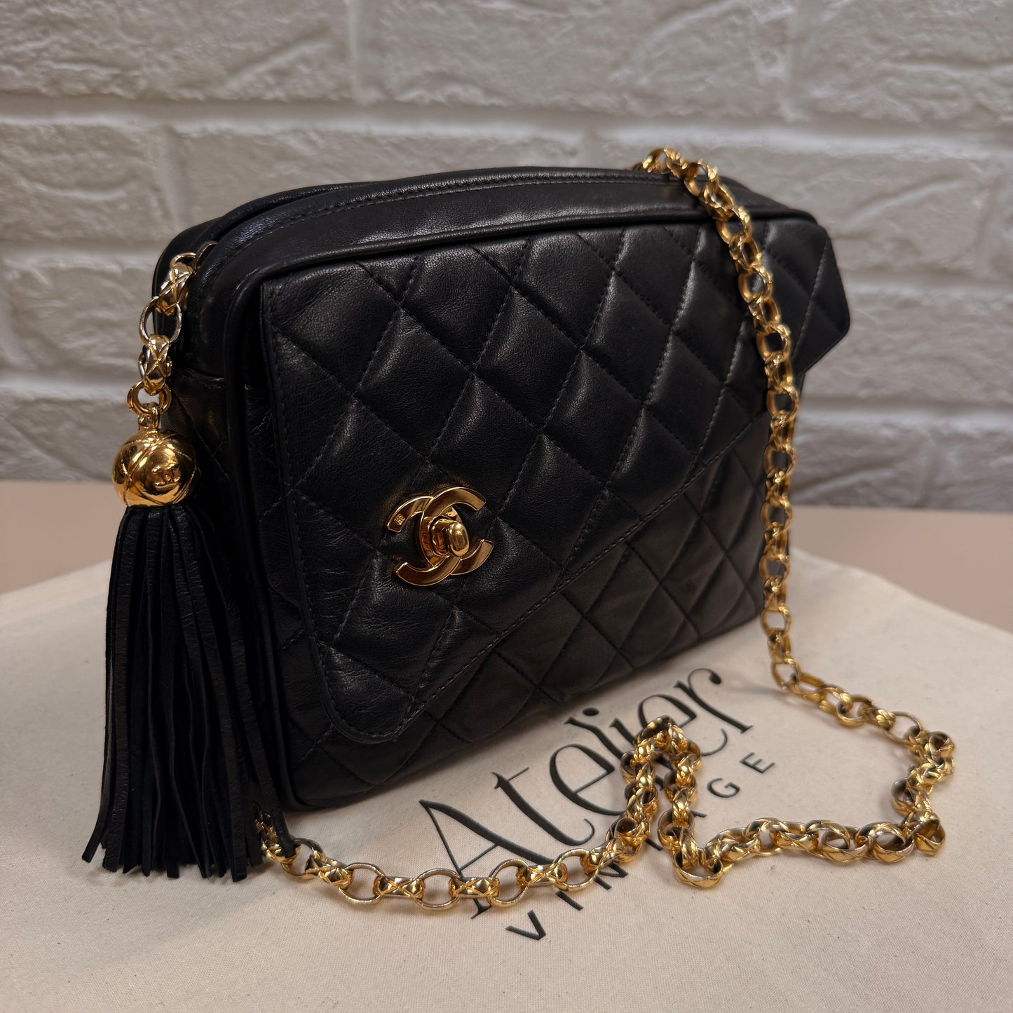 Chanel 1991 Rare Turnlock Camera Bag with bijoix chain in black Lambskin leather and 24k gold hardware