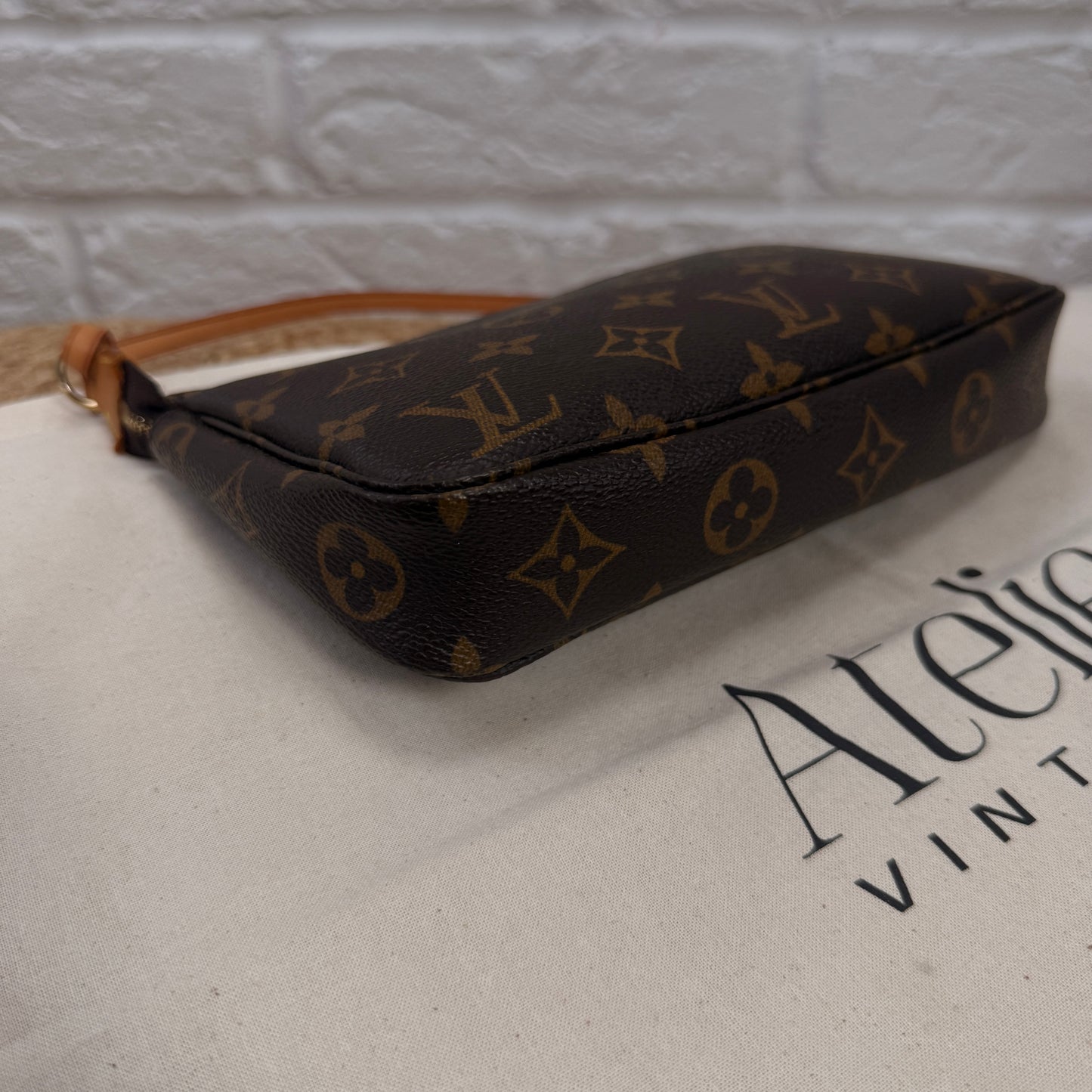 Louis Vuitton 2003 Pochette Accessoires