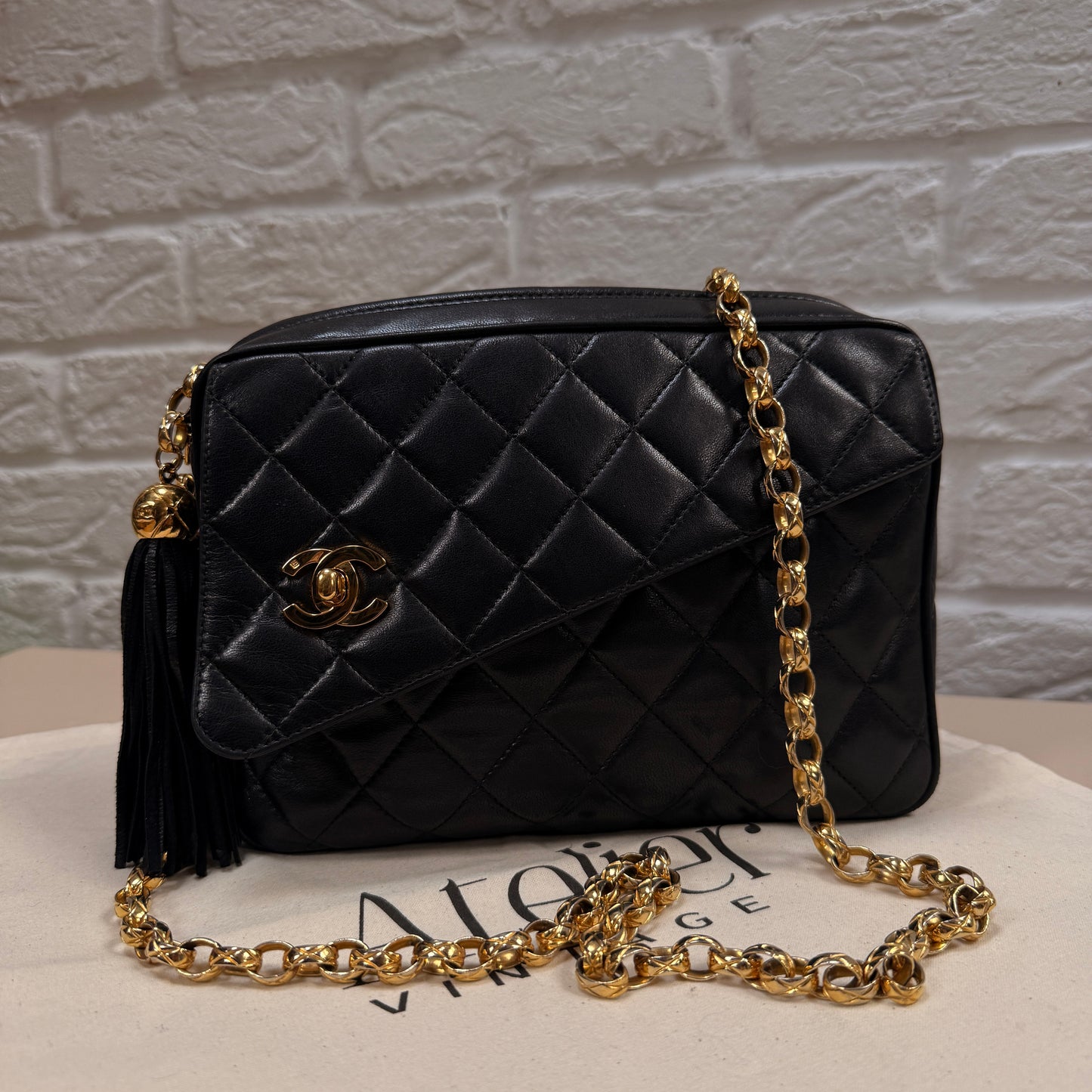 Chanel 1991 Rare Turnlock Camera Bag with bijoix chain in black Lambskin leather and 24k gold hardware