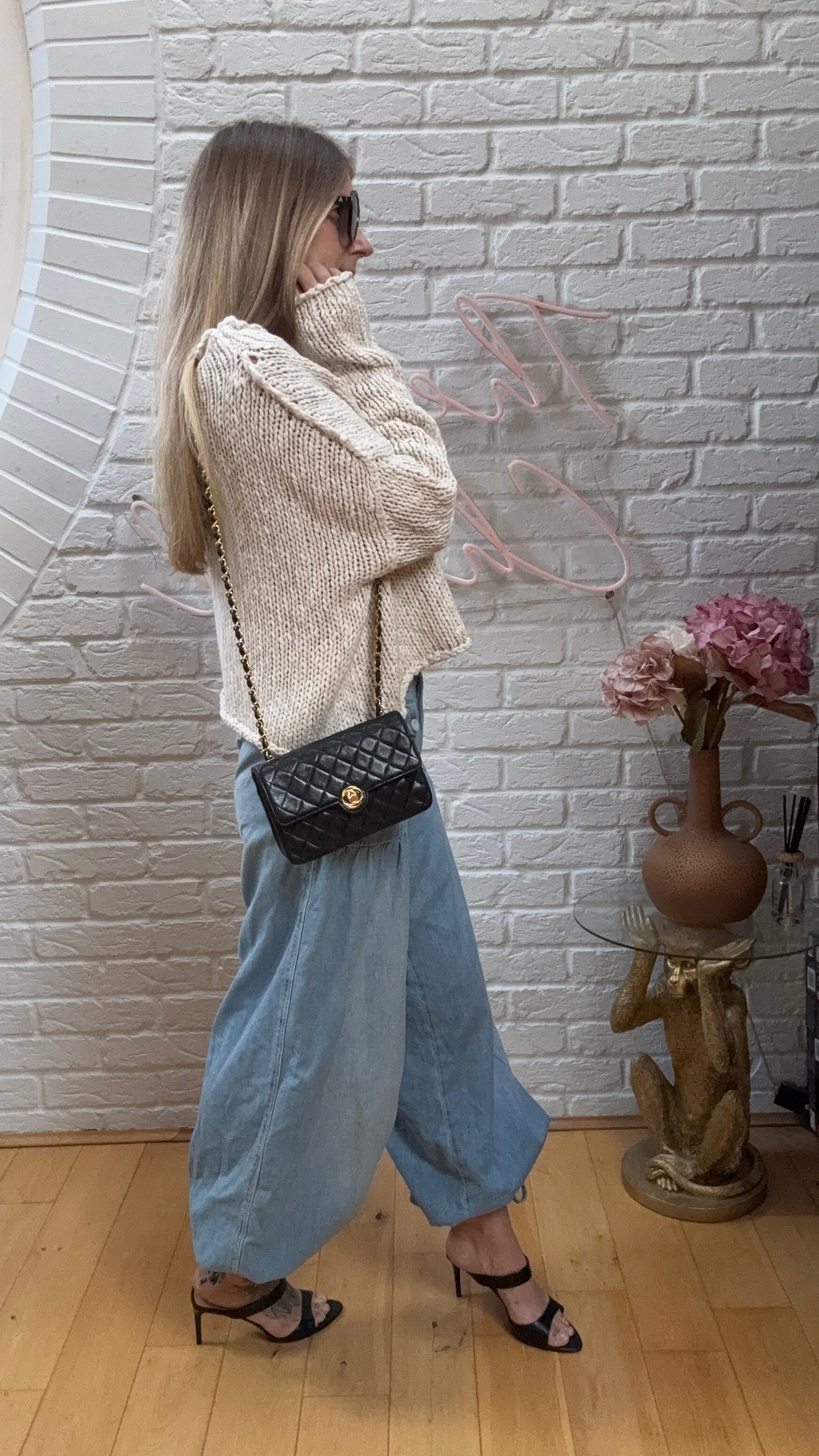 Chanel Paris limited Edition 1989 CC Circle single flap