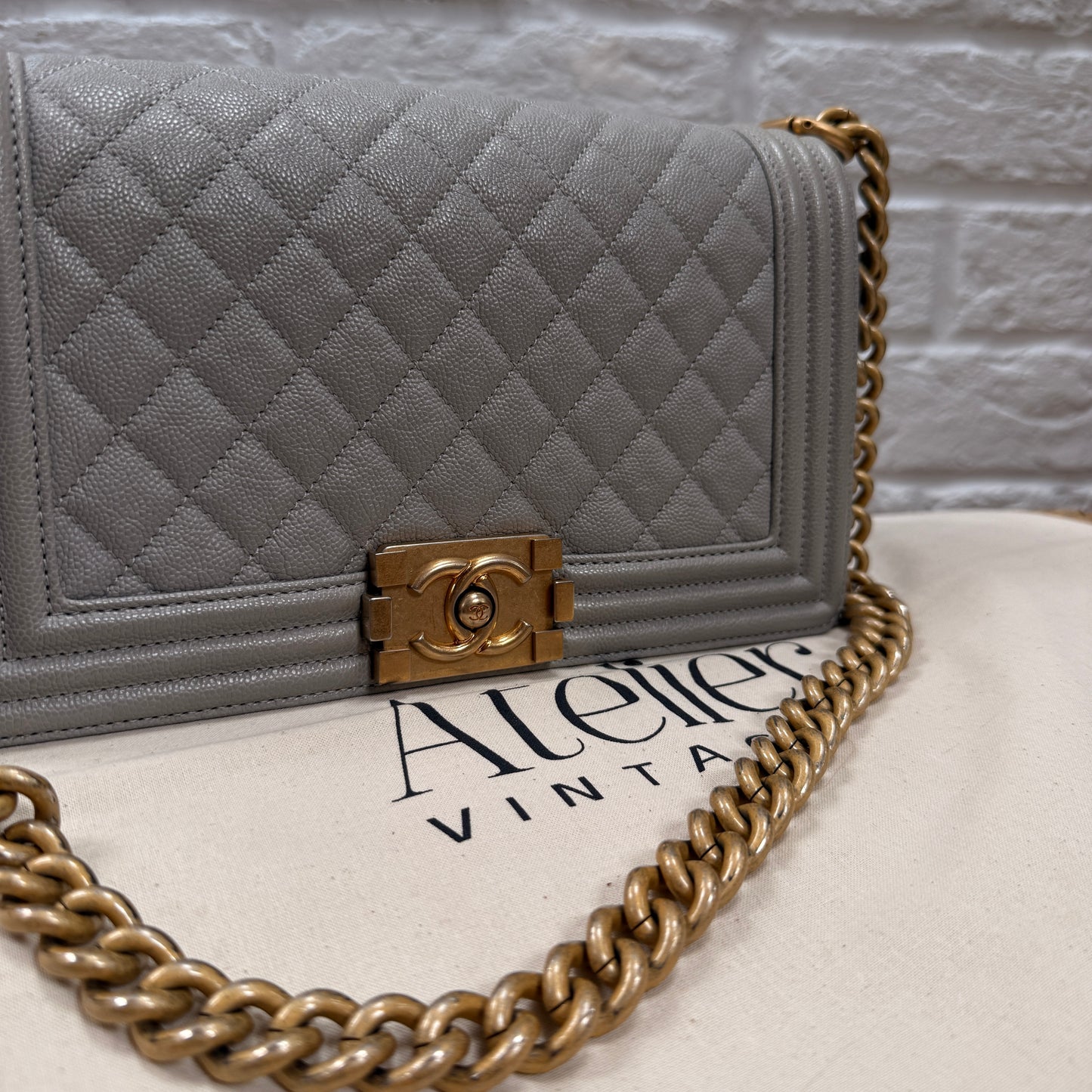 Chanel 2018 Le Boy Caviar Old Medium Grey