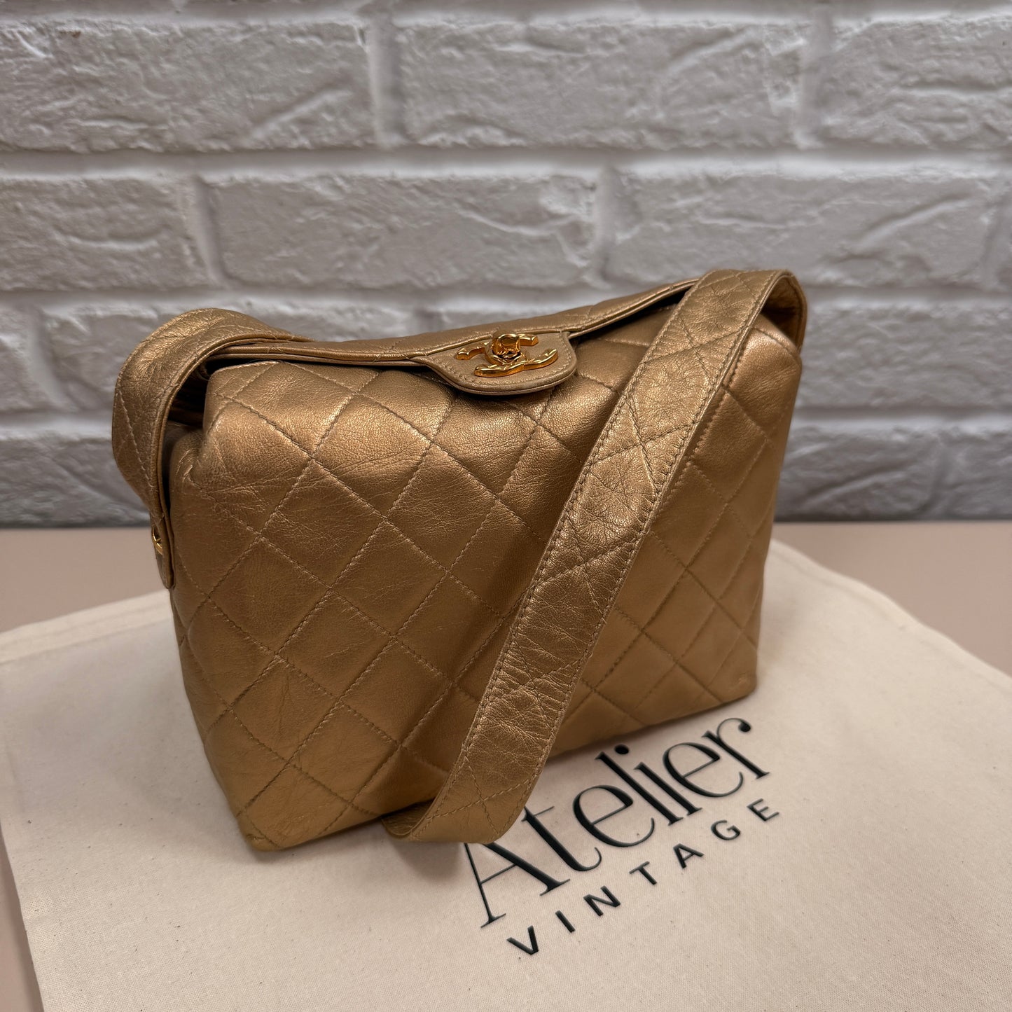 Chanel 1991 CC Turnlock closure cross body in gold Lambskin leather & 24k gold hardware
