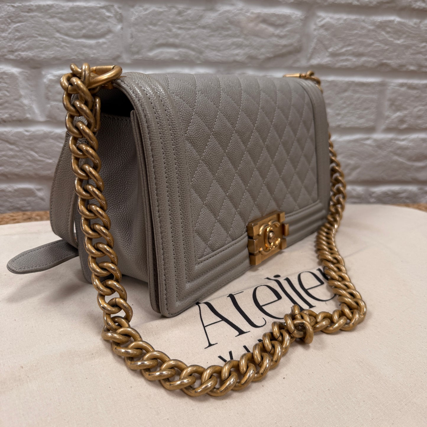 Chanel 2018 Le Boy Caviar Old Medium Grey