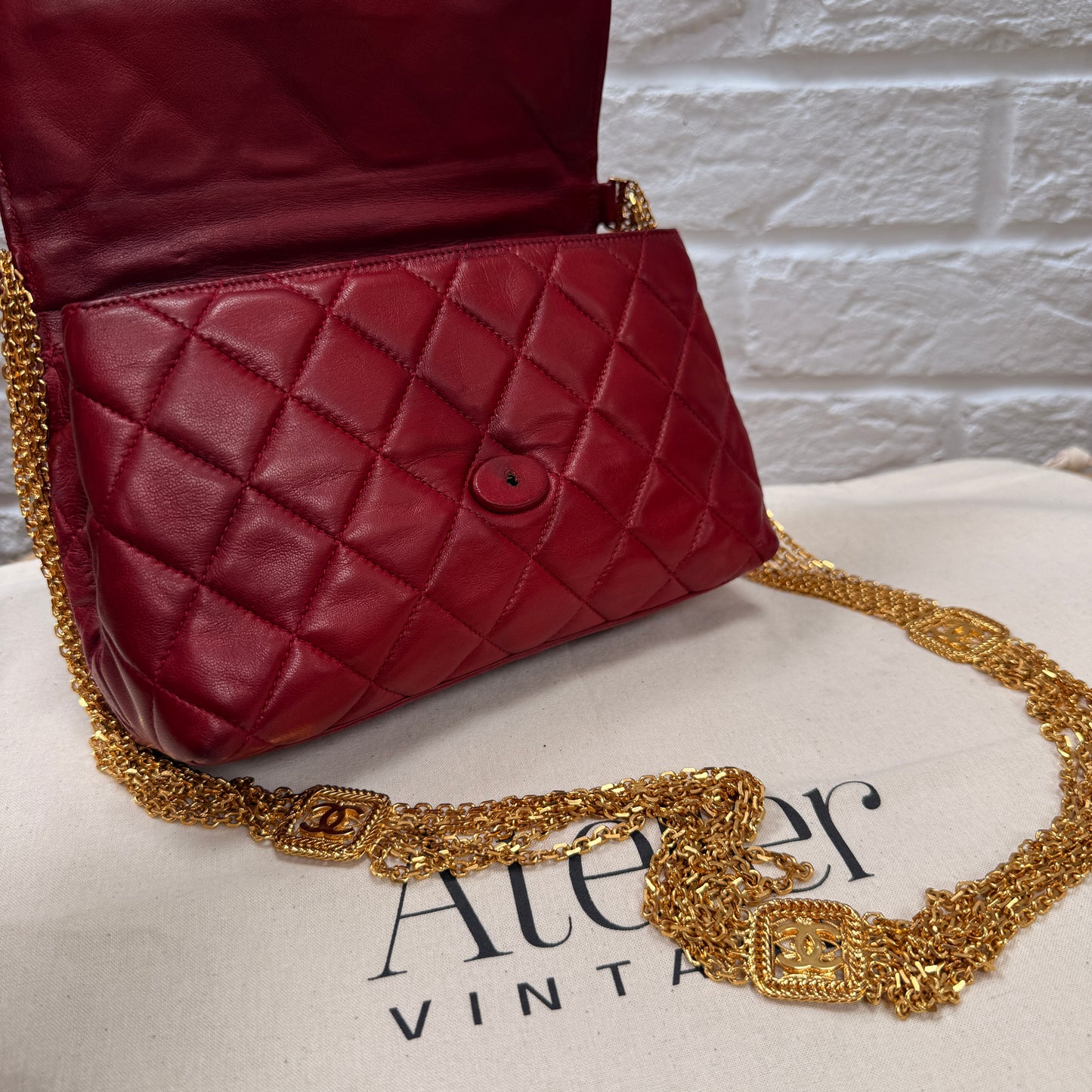 Chanel ULTRA RARE 1986 Single Flap with six strand 24k gold plated chain with CC logo stations