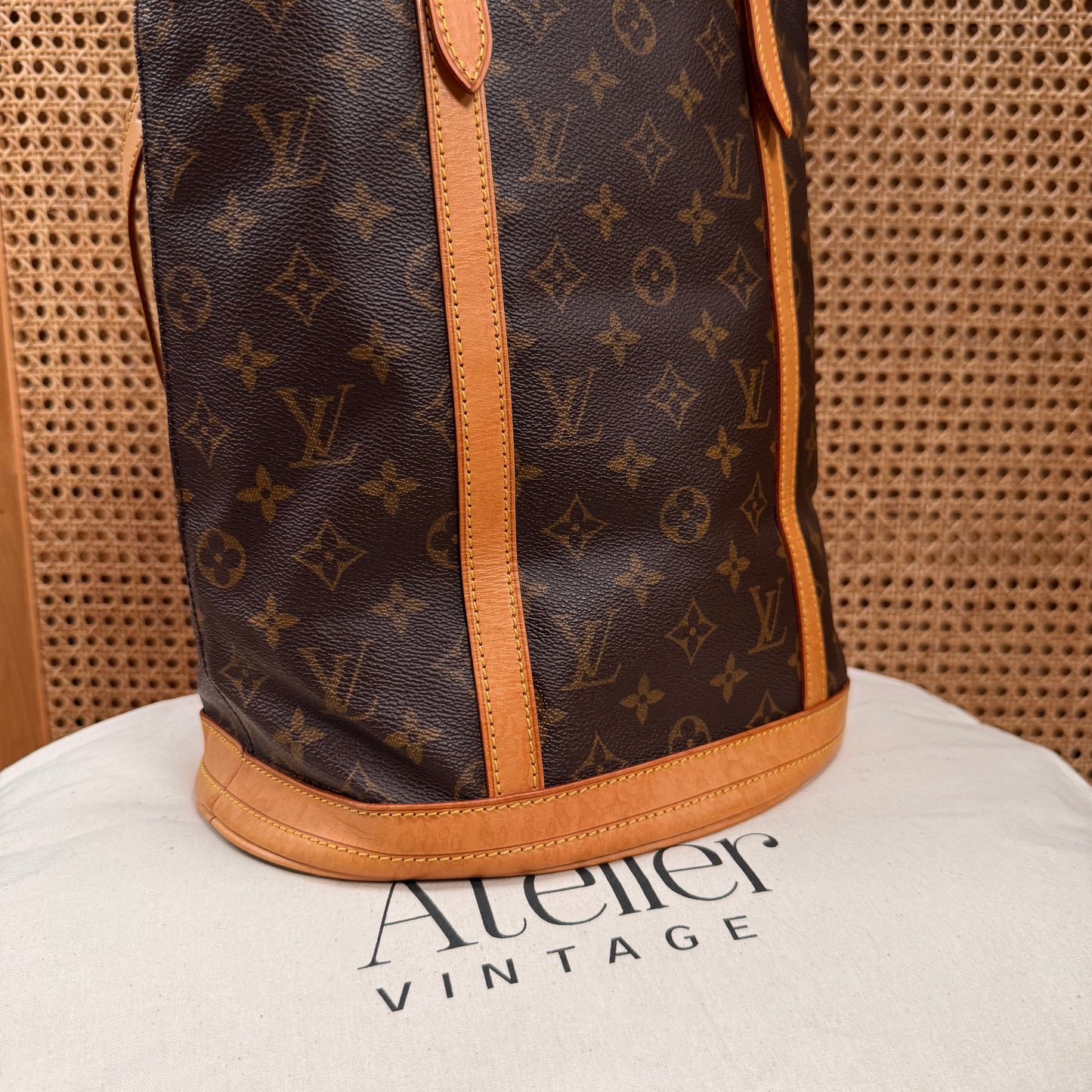 Louis Vuitton 2001 Bucket Bag GM