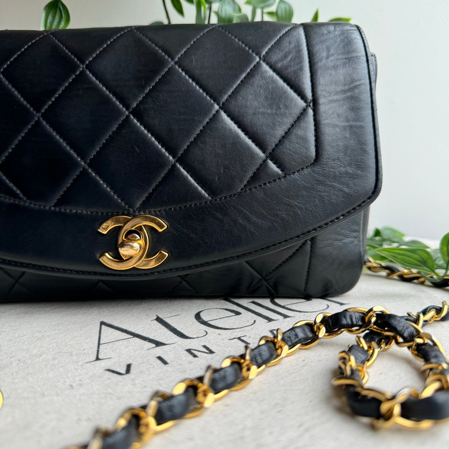Chanel 1991 Vintage Classic Diana Small