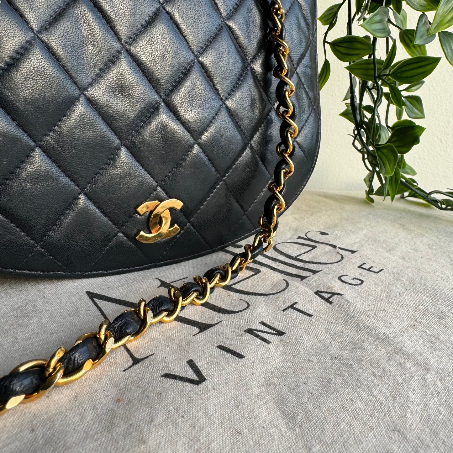 Chanel 1980s Vintage Quilted Single Flap