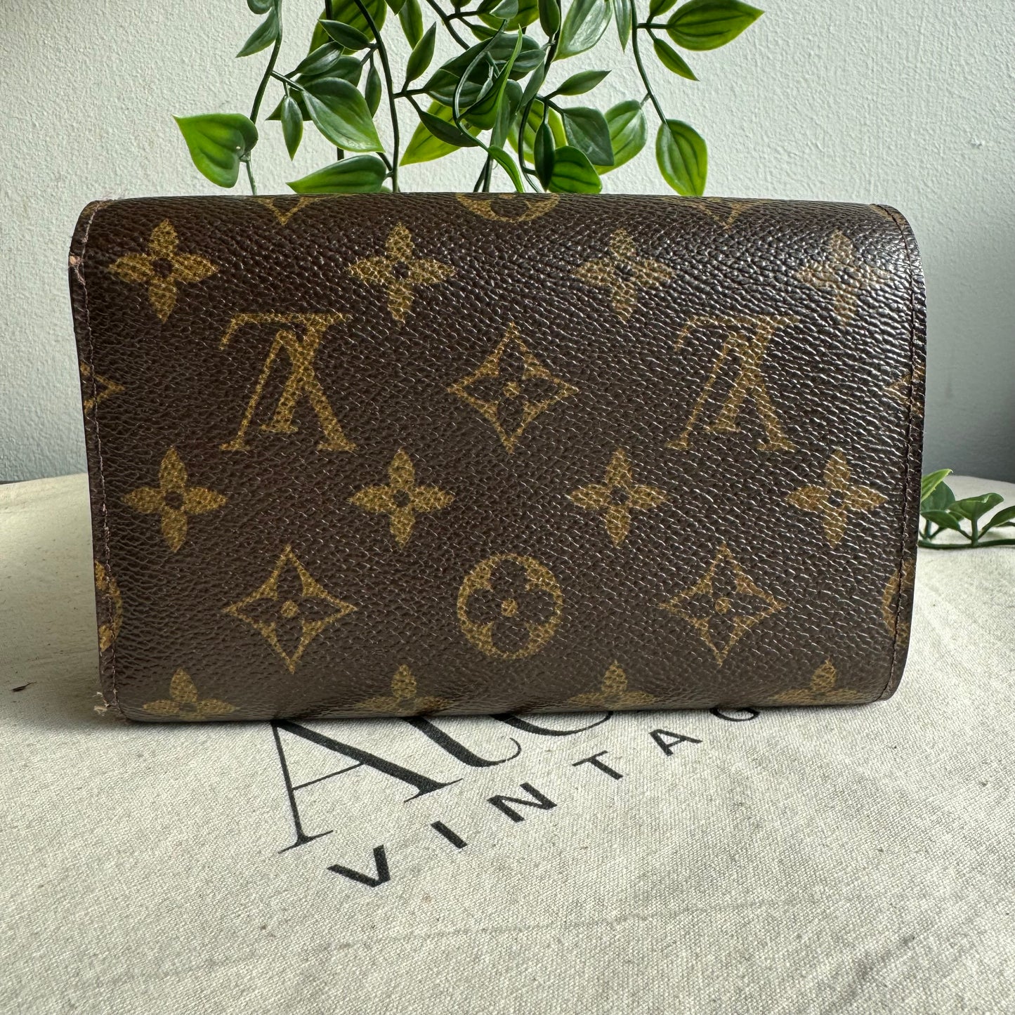 WINNER DRAWN 10/04/24 -                                        April - Louis Vuitton Porte Monnaise Purse