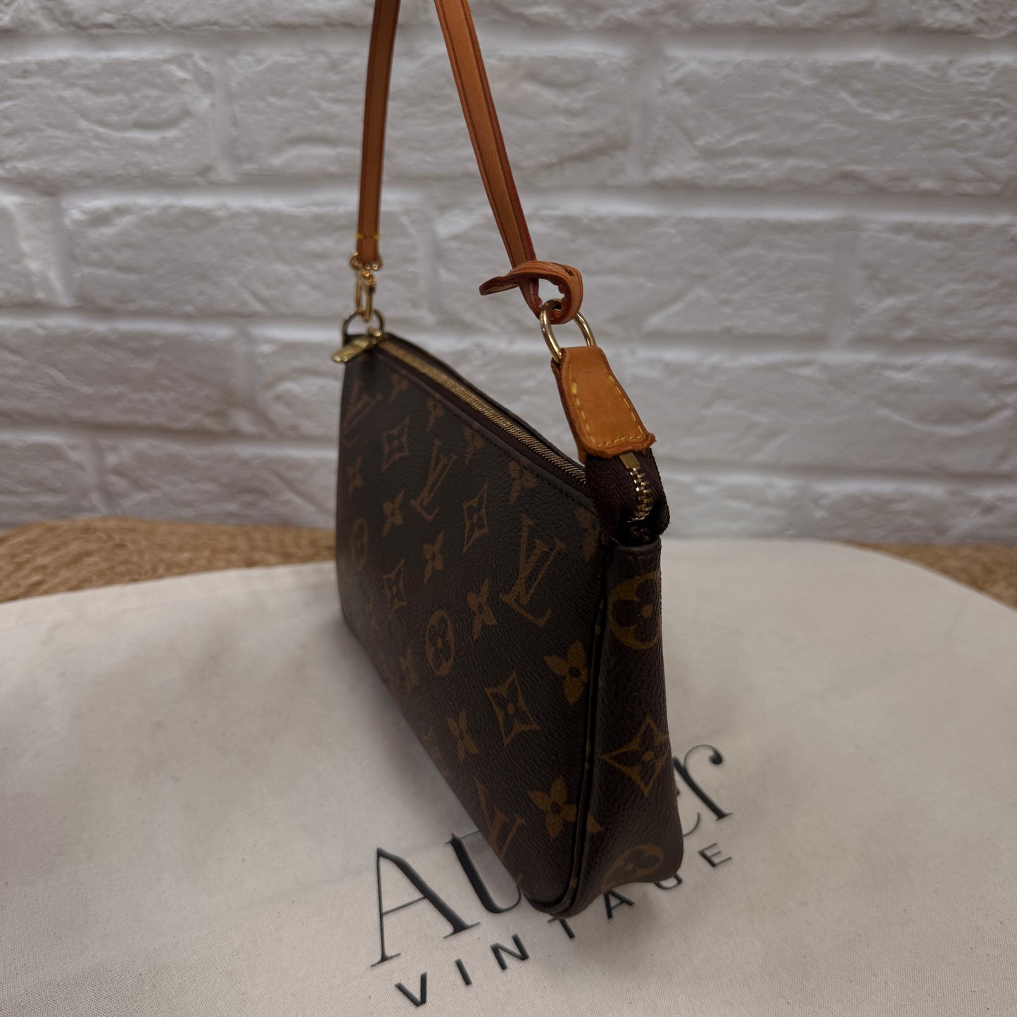 Louis Vuitton 2003 Pochette Accessoires